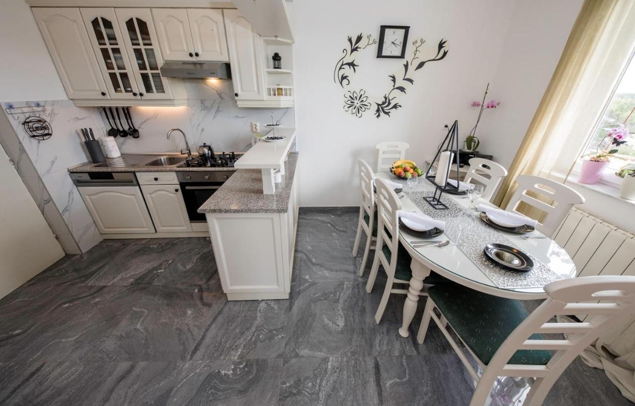 Apartment Dominik 2874 Palit Buitenkant foto