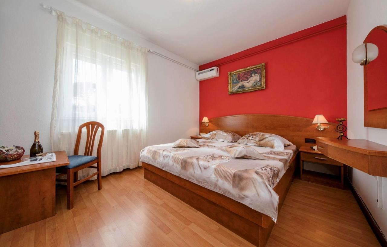 Apartment Dominik 2874 Palit Buitenkant foto